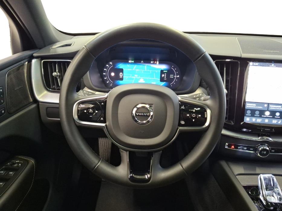 VOLVO XC60 2024