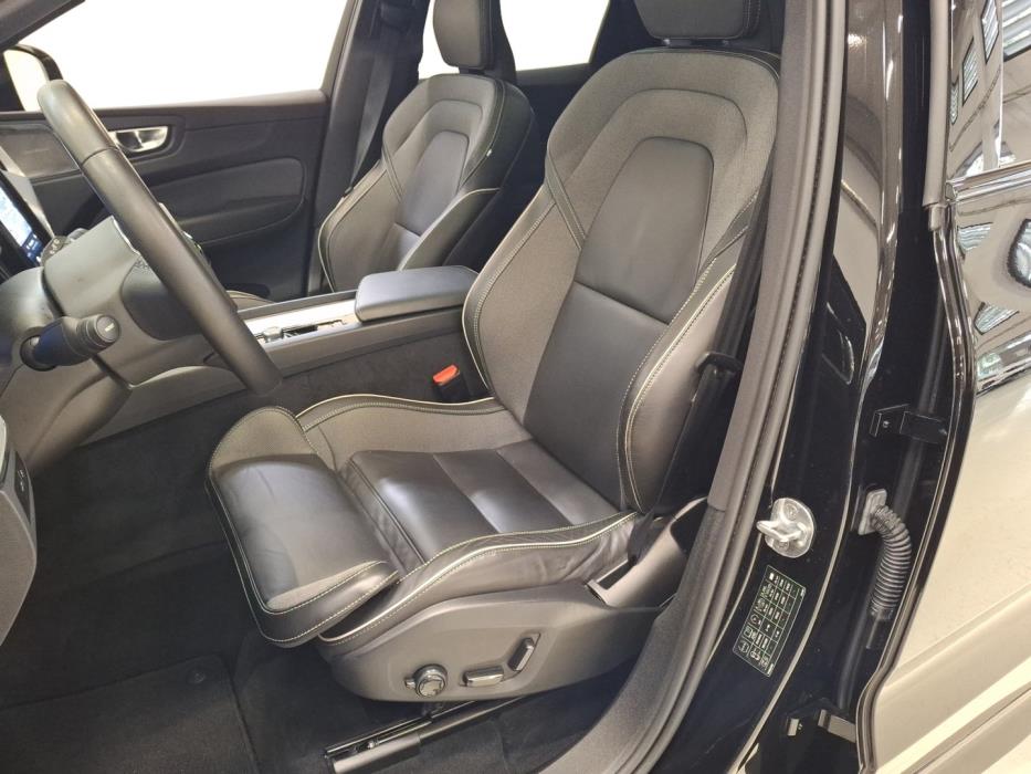 VOLVO XC60 2024