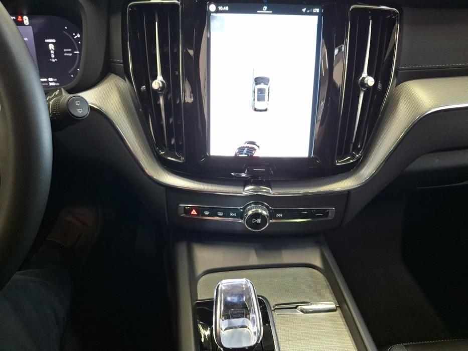 VOLVO XC60 2024