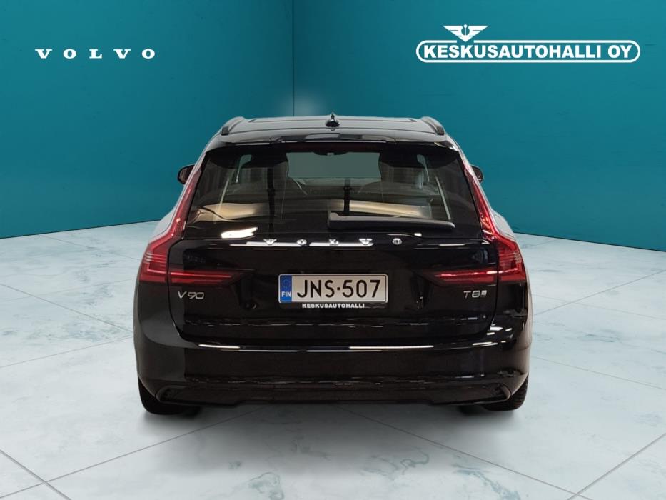 VOLVO V90 2025