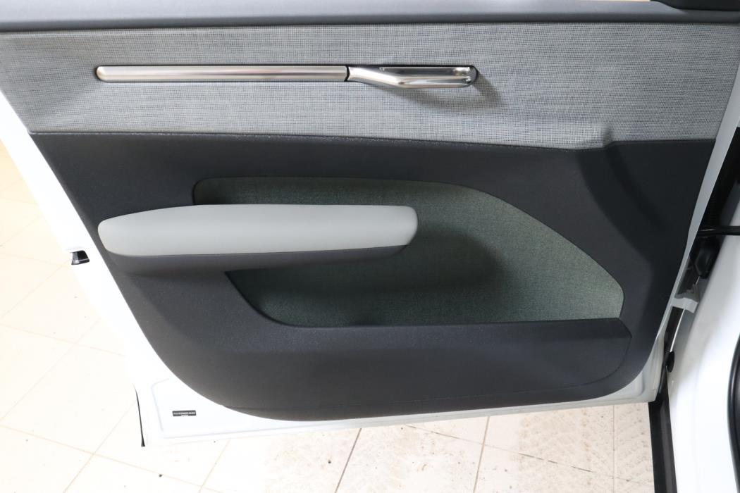 VOLVO EX30 Cross Country 2025