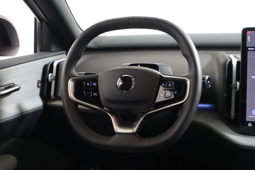 VOLVO EX30 Cross Country 2025