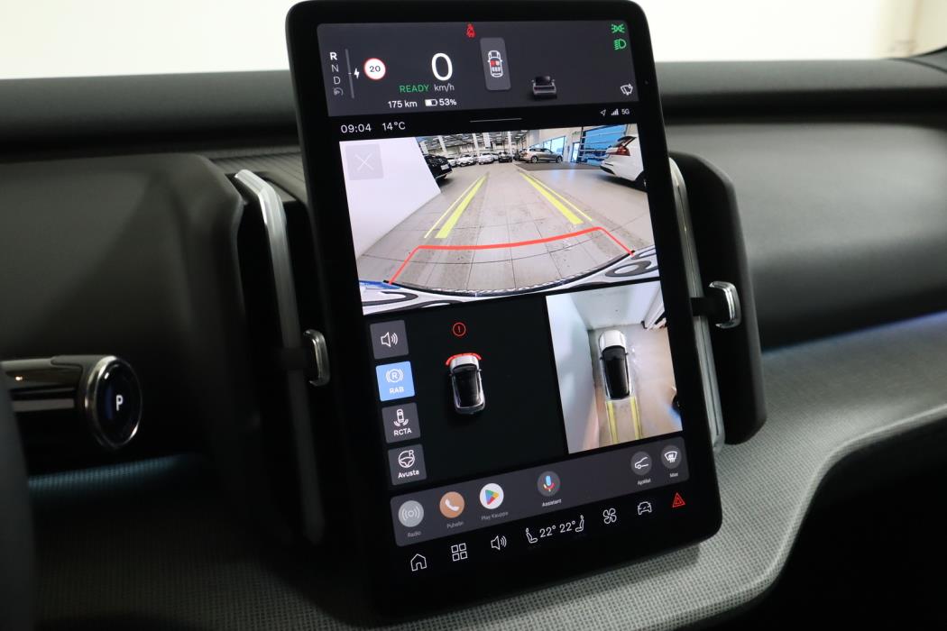 VOLVO EX30 Cross Country 2025