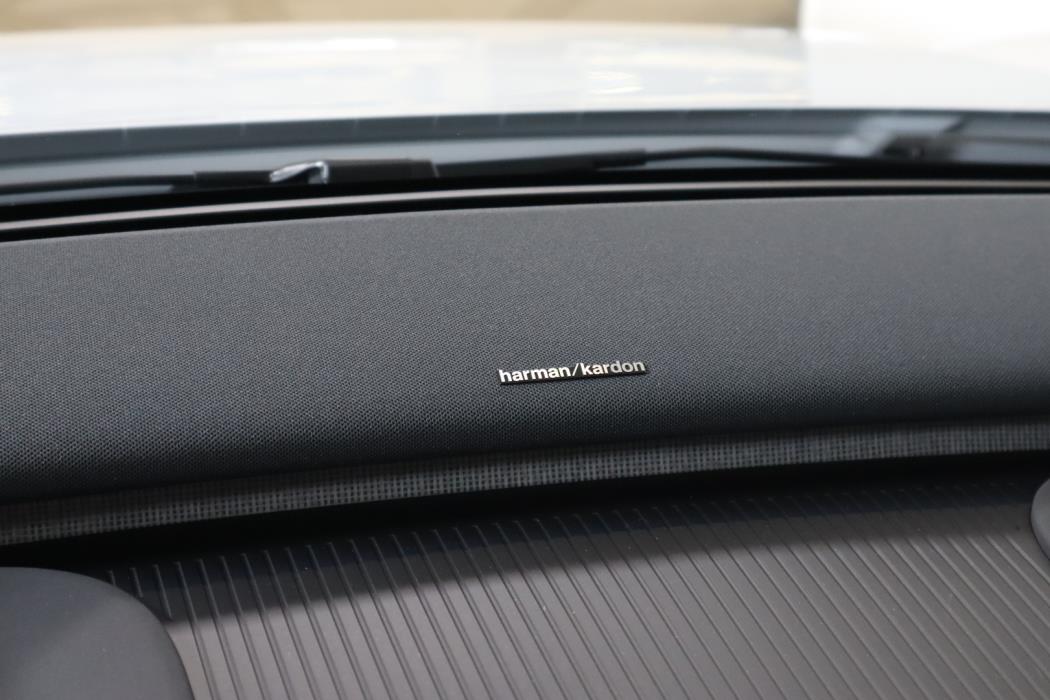 VOLVO EX30 Cross Country 2025