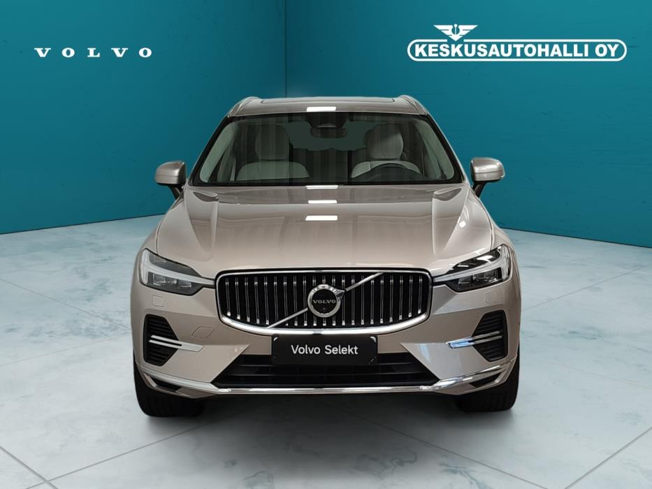 VOLVO XC60 2025