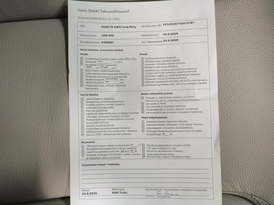 VOLVO XC60 2025