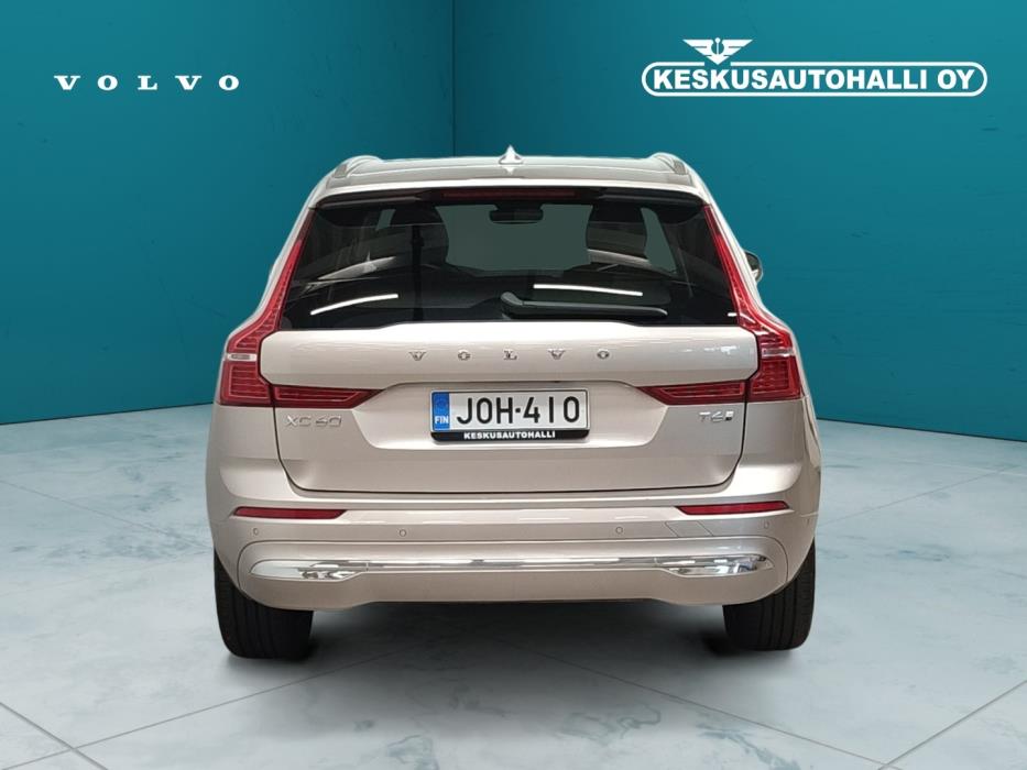 VOLVO XC60 2025