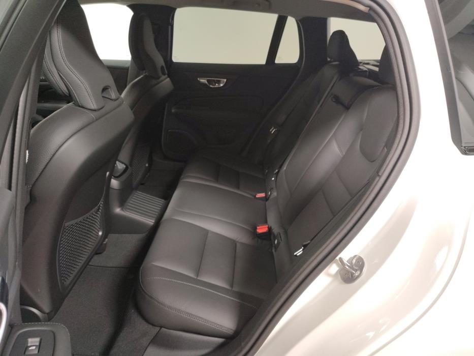 VOLVO V60 2027