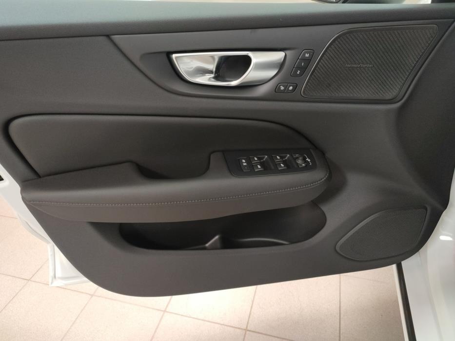 VOLVO V60 2027