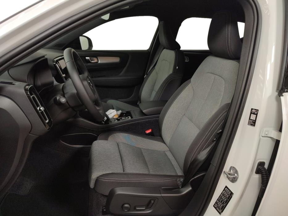 VOLVO XC40 2027