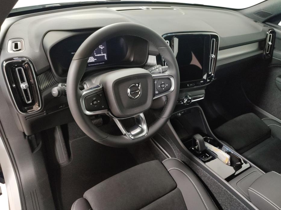 VOLVO EX40 2027