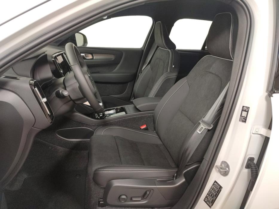 VOLVO EX40 2027