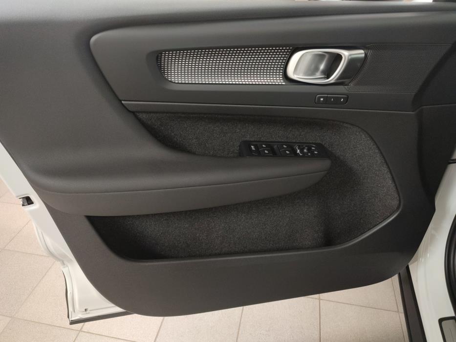 VOLVO EX40 2027