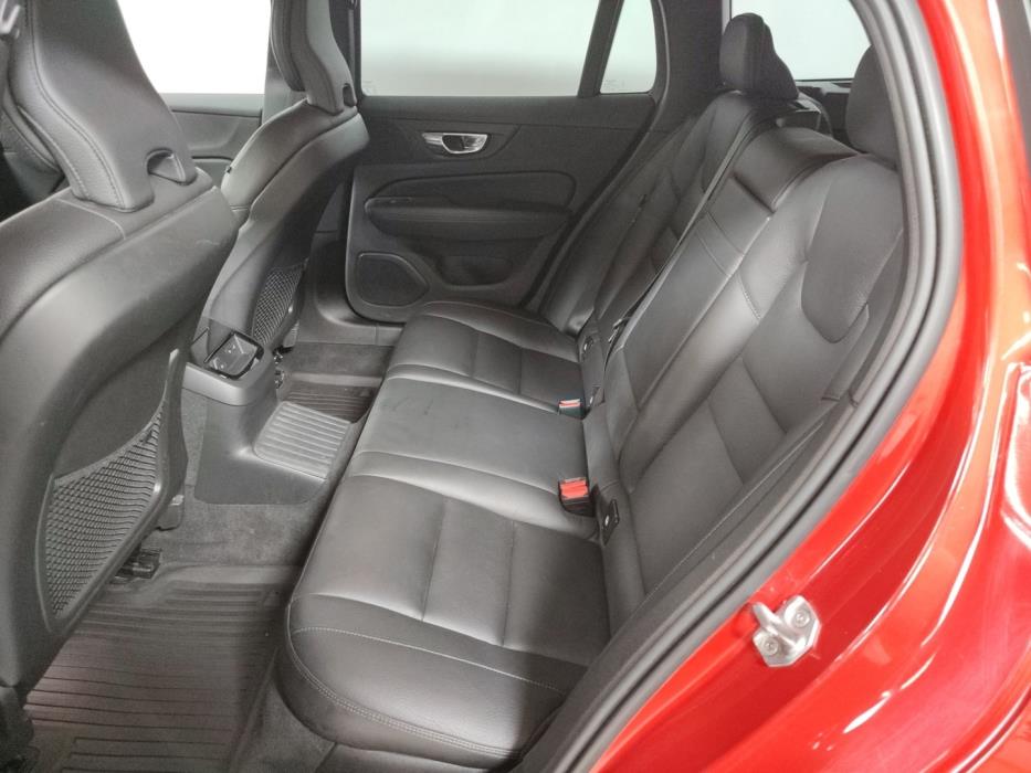 VOLVO V60 2021