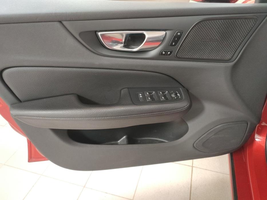 VOLVO V60 2021