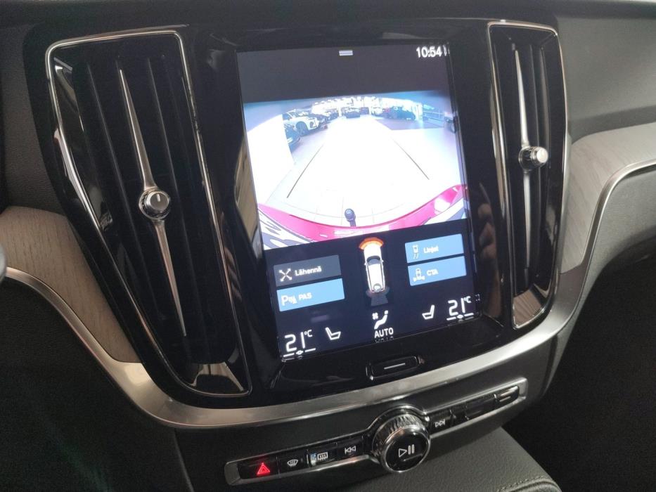 VOLVO V60 2021