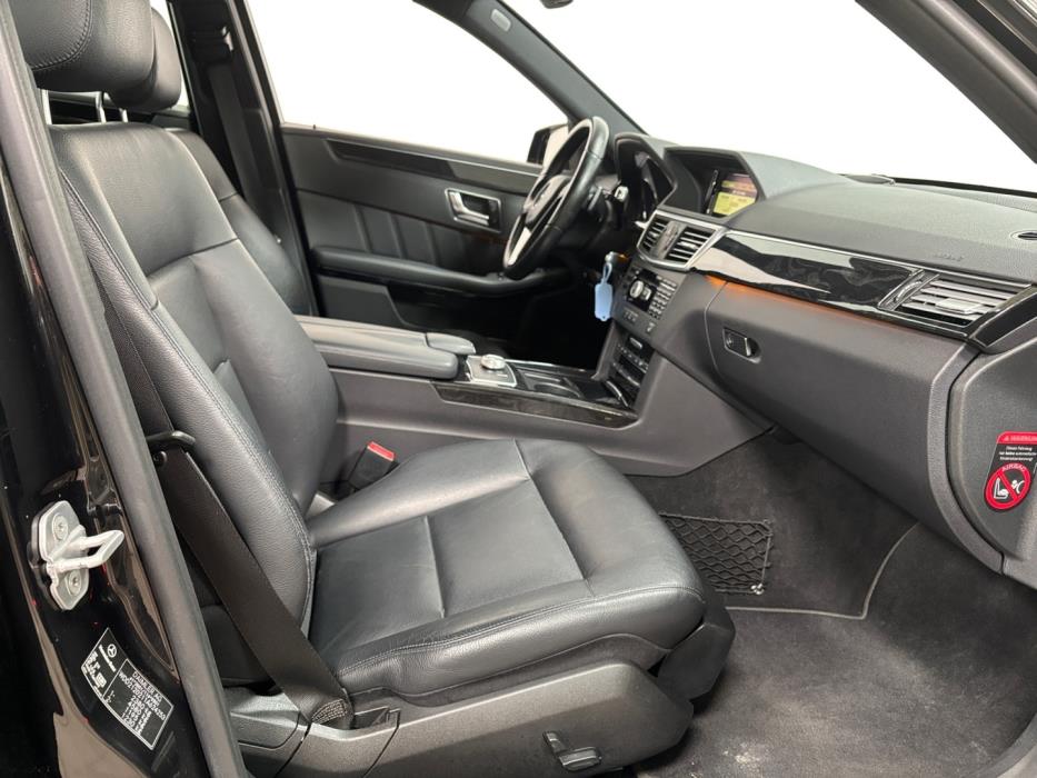 MERCEDES-BENZ E 2012