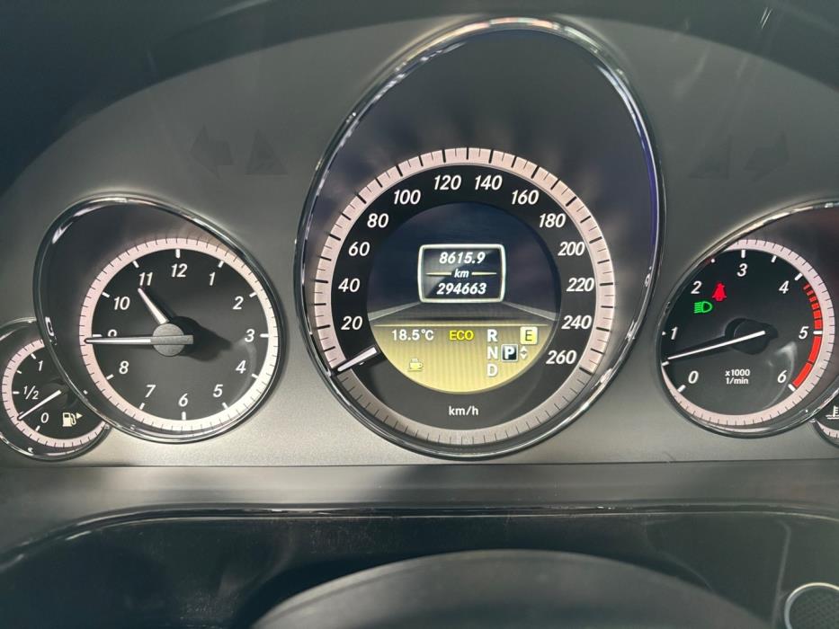 MERCEDES-BENZ E 2012
