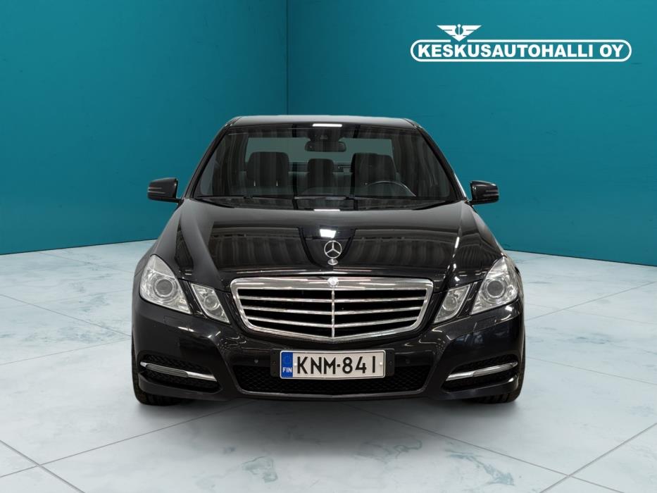MERCEDES-BENZ E 2012