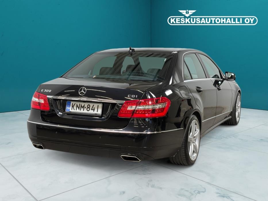 MERCEDES-BENZ E 2012