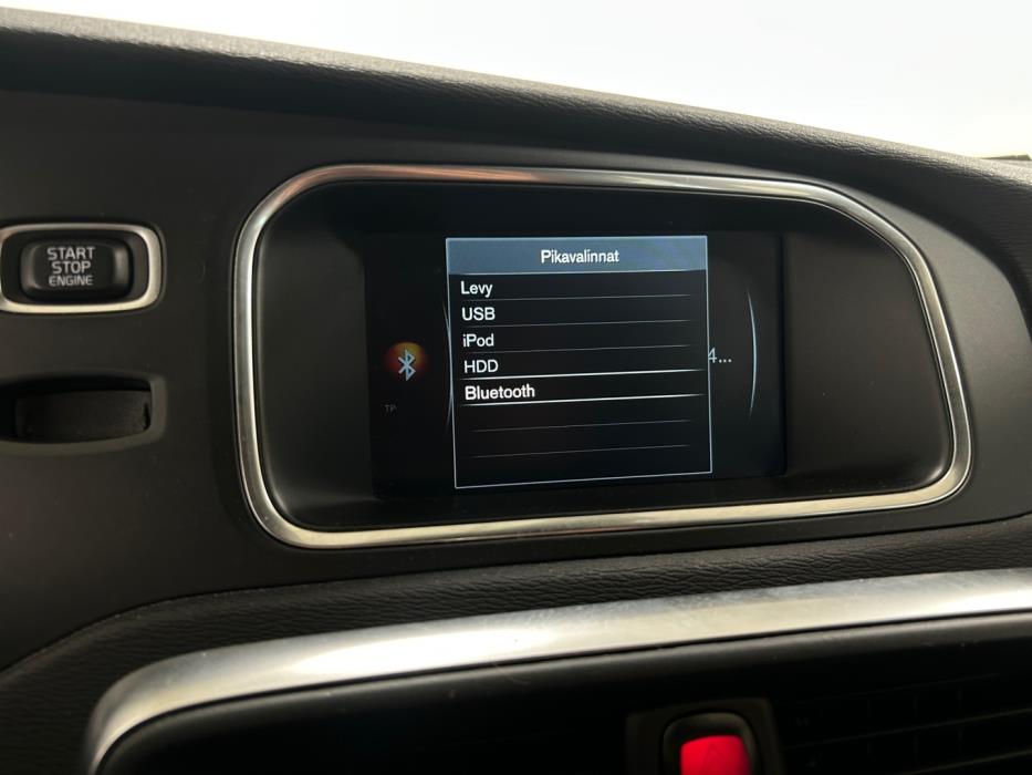 VOLVO V40 2017