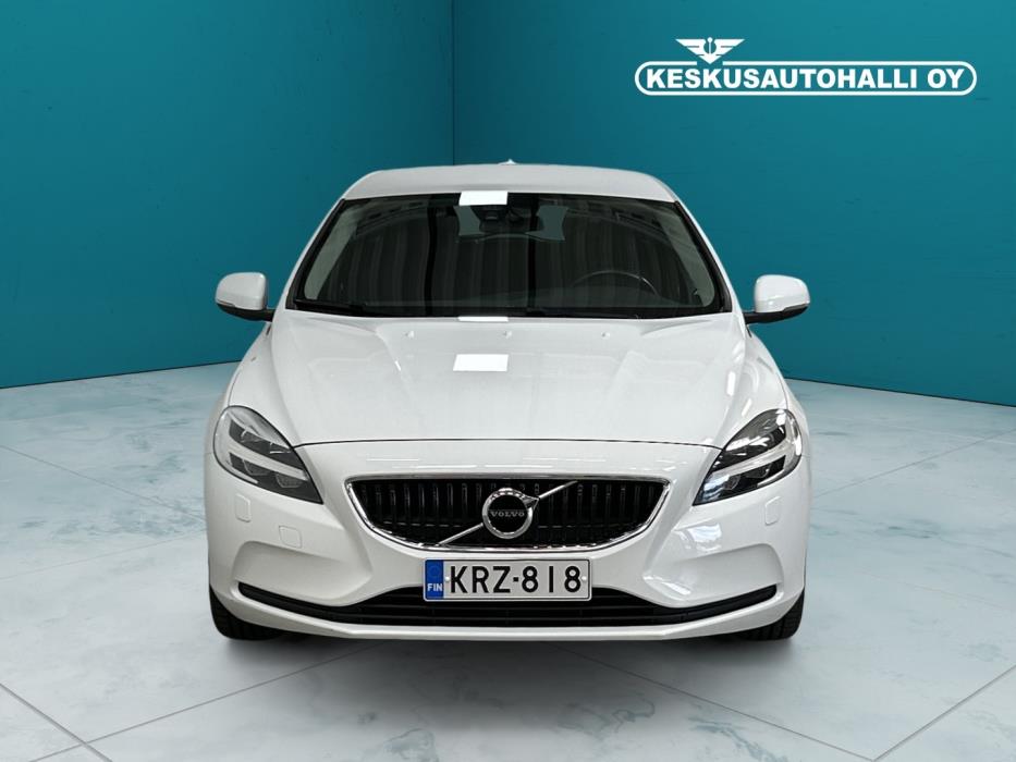 VOLVO V40 2017