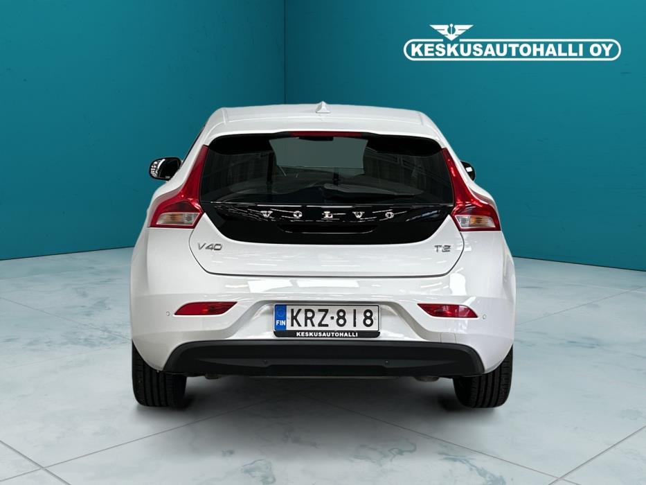 VOLVO V40 2017