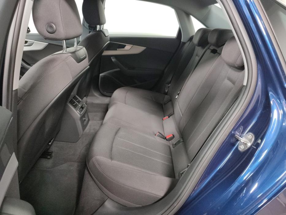 AUDI A4 2020