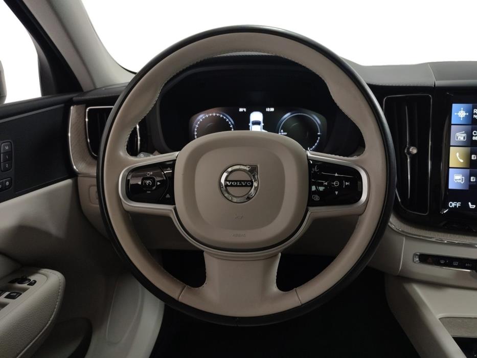 VOLVO XC60 2021