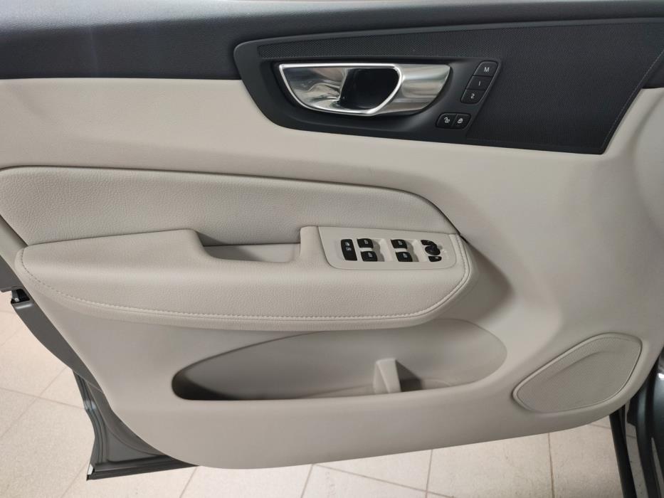 VOLVO XC60 2021