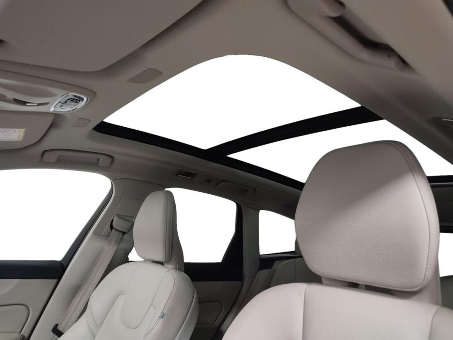VOLVO XC60 2021