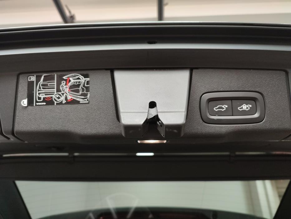VOLVO XC60 2021