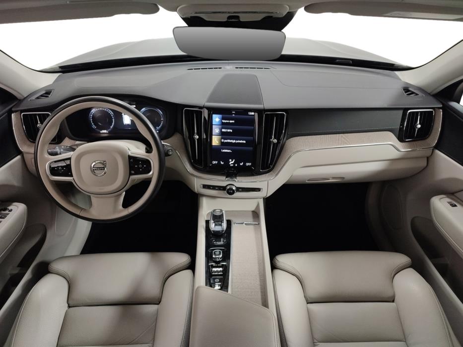VOLVO XC60 2021