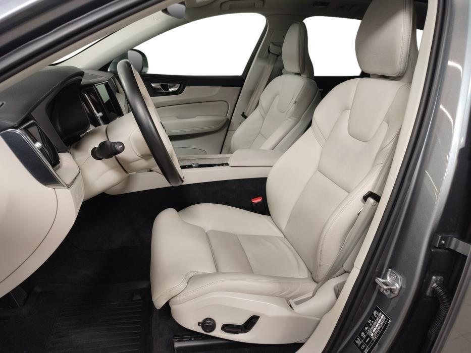 VOLVO XC60 2021
