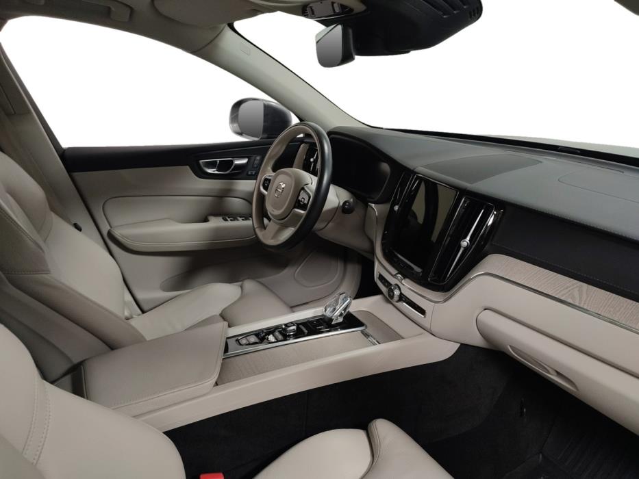 VOLVO XC60 2021
