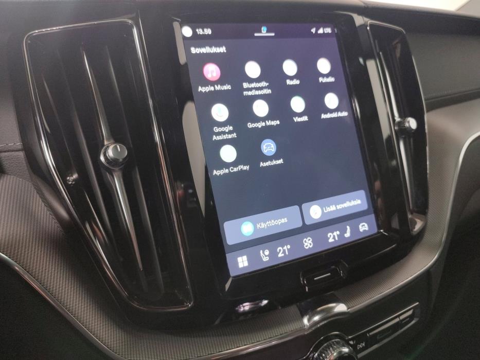 VOLVO XC60 2023