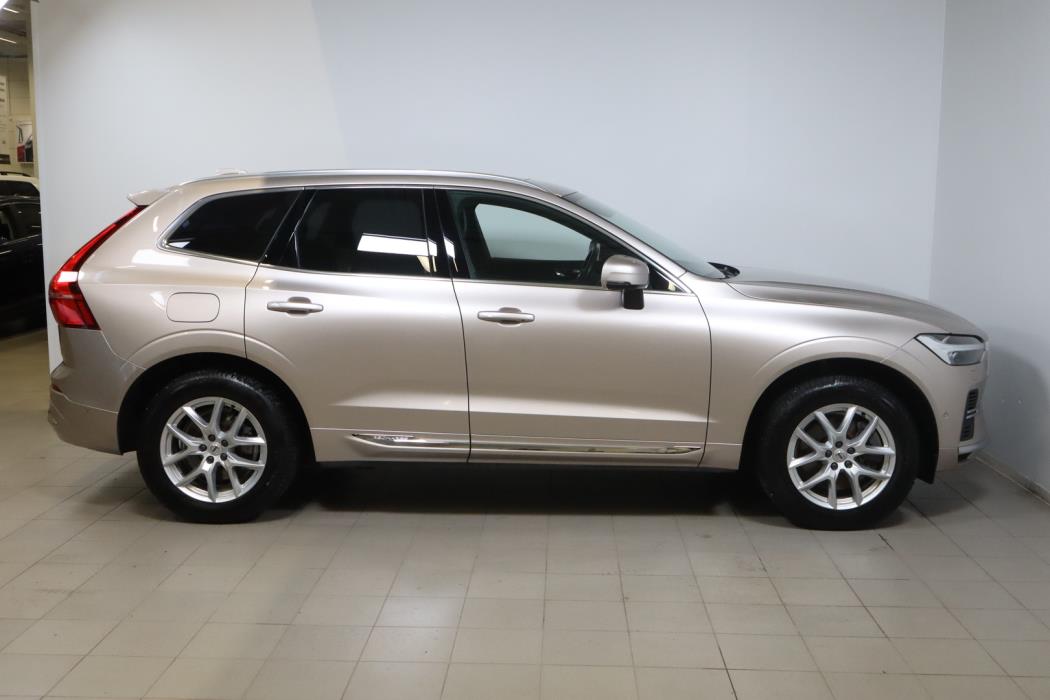 VOLVO XC60 2023