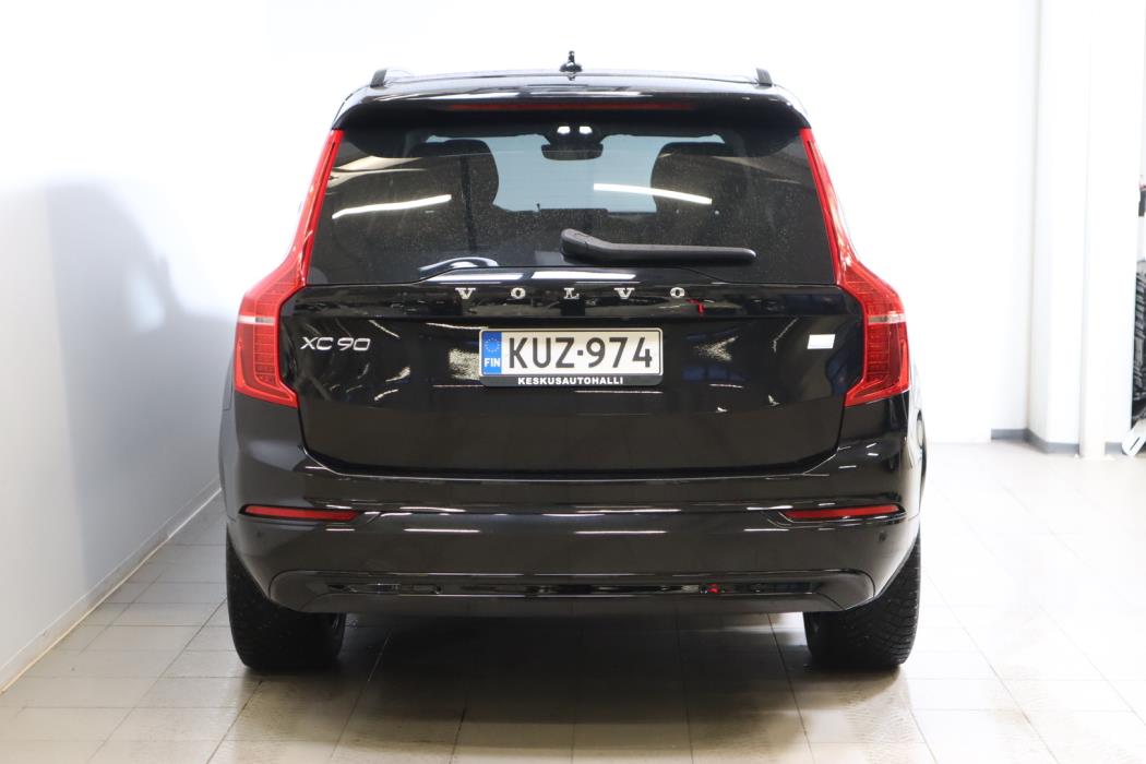 VOLVO XC90 2023