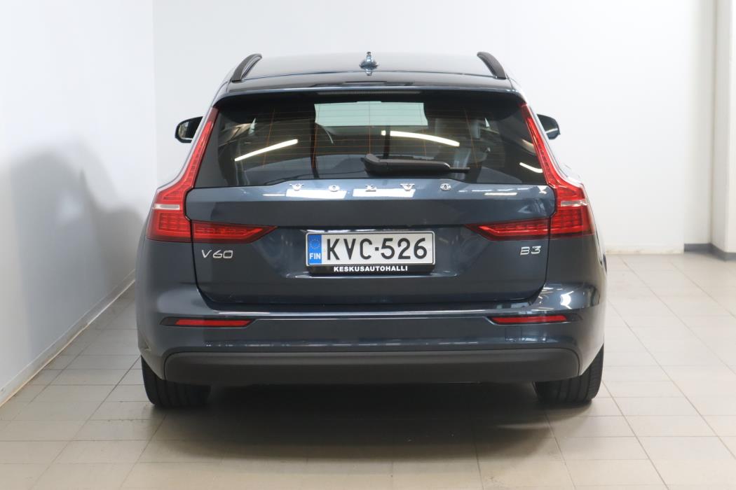 VOLVO V60 2023