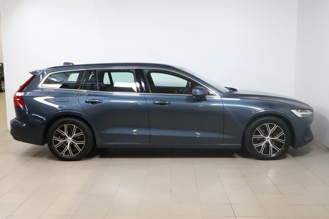 VOLVO V60 2023