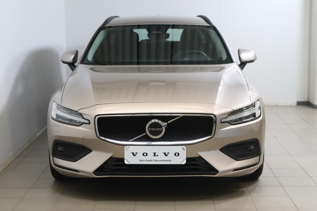 VOLVO V60 2023