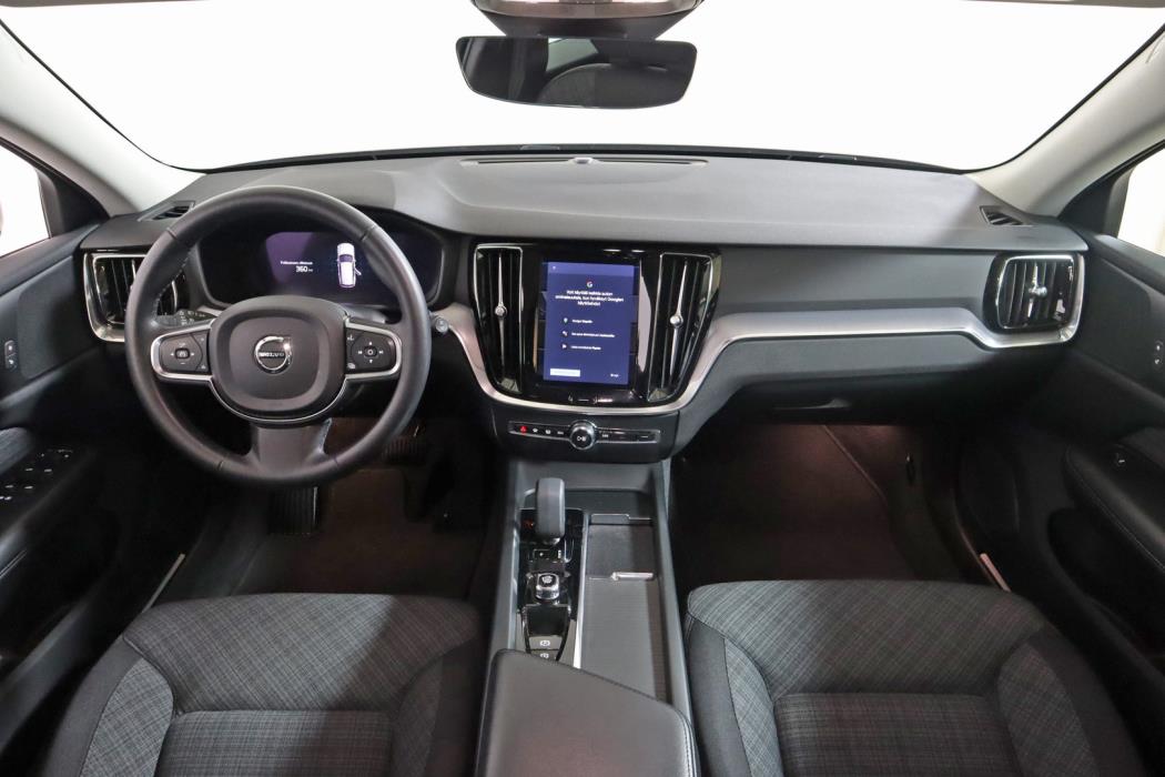 VOLVO V60 2023
