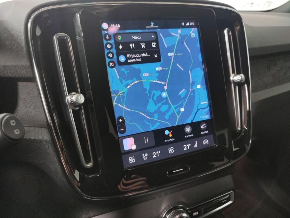 VOLVO XC40 2023
