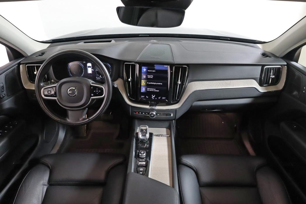 VOLVO XC60 2021