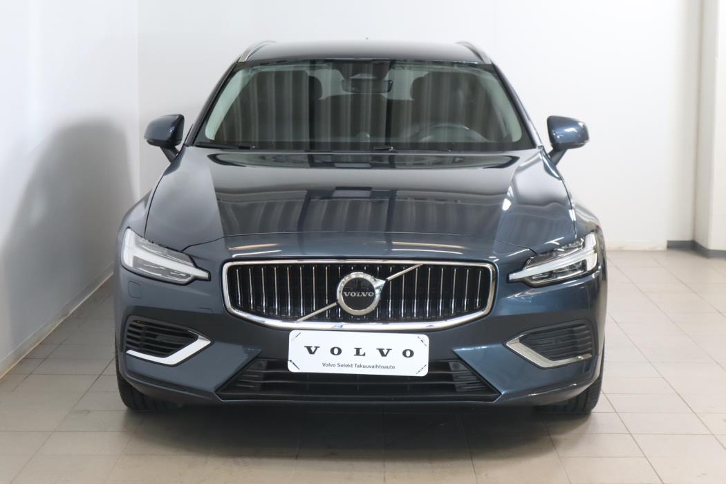 VOLVO V60 2025
