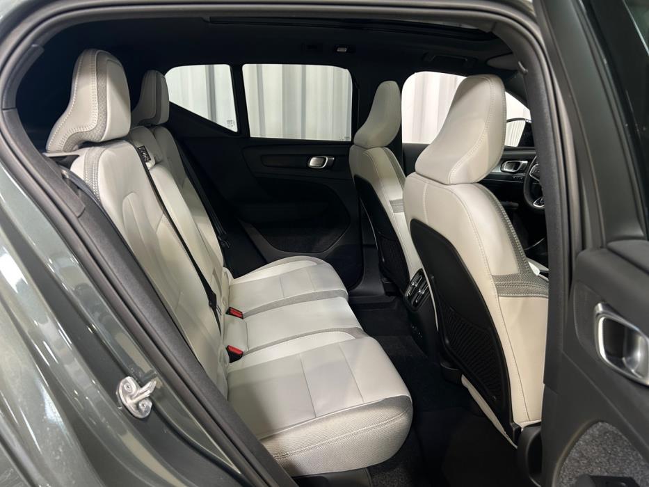 VOLVO EX40 2026