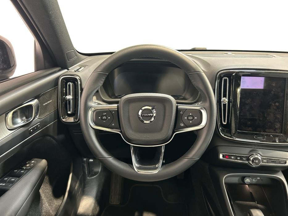 VOLVO EX40 2026