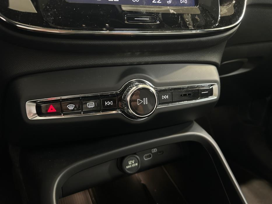 VOLVO EX40 2026