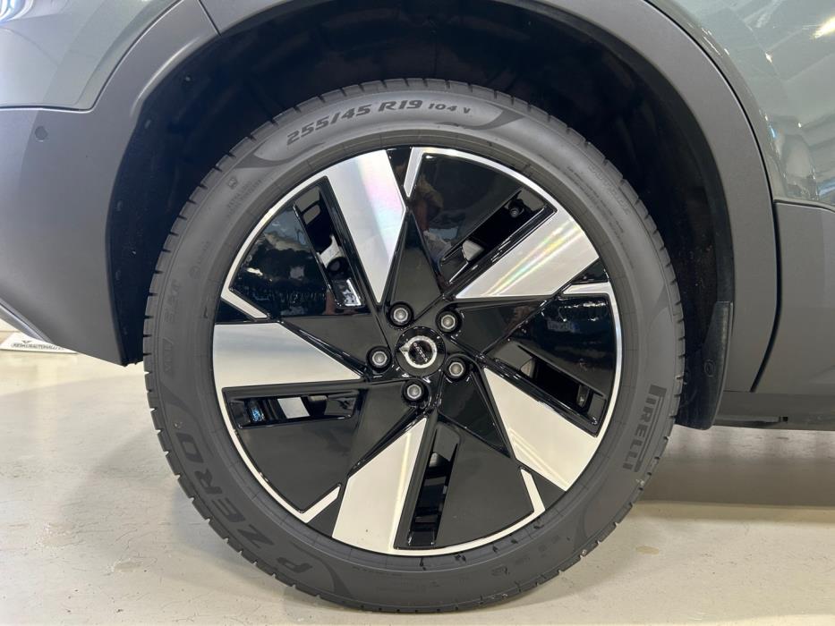 VOLVO EX40 2026