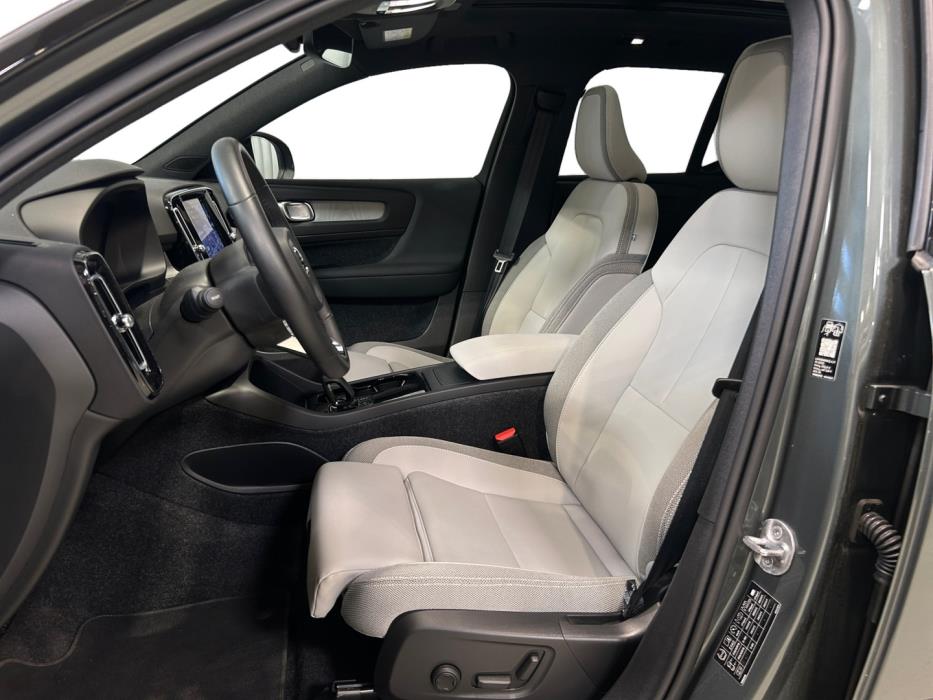 VOLVO EX40 2026